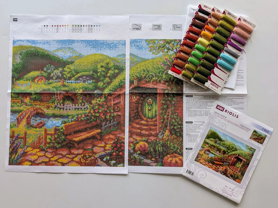 Riolis Cross Stitch Kit- 'Green Hills' (1904)