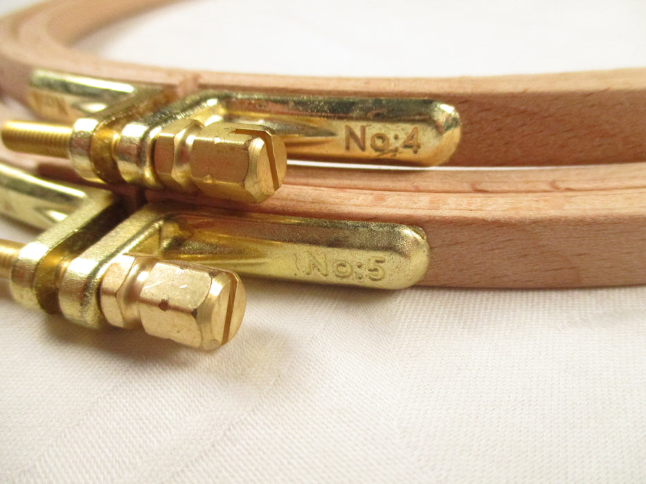 Screw on wooden embroidery hoop