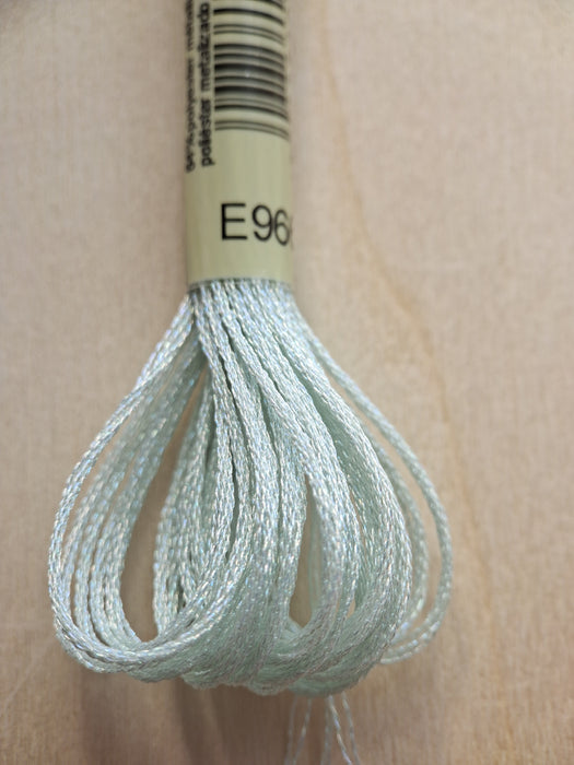 DMC Light Effects Thread-E966 (Pearlescent Soft Green)