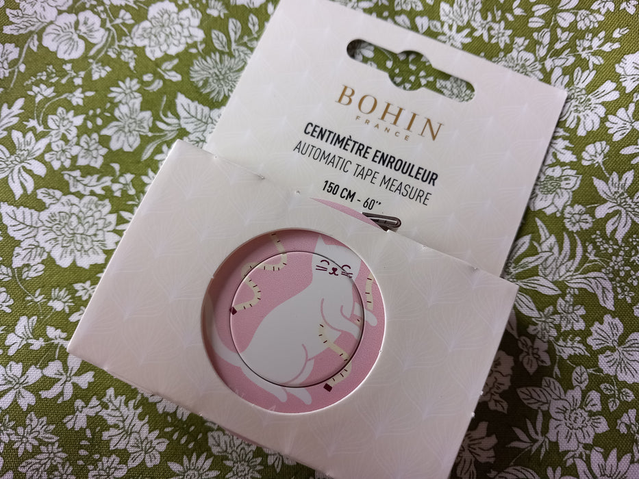 Bohin Automatic Measuring Tape- Cat (Pink)