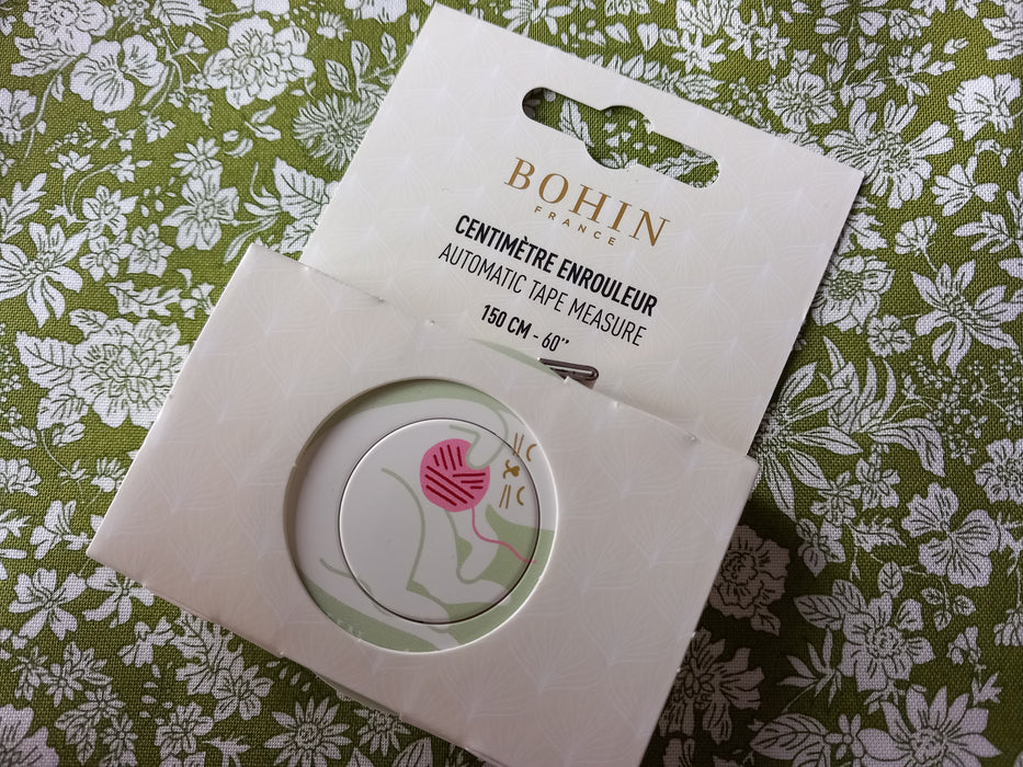 Bohin Automatic Measuring Tape- Cat (Green)