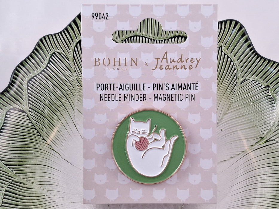 Bohin Needle Minder- Cat (Green)